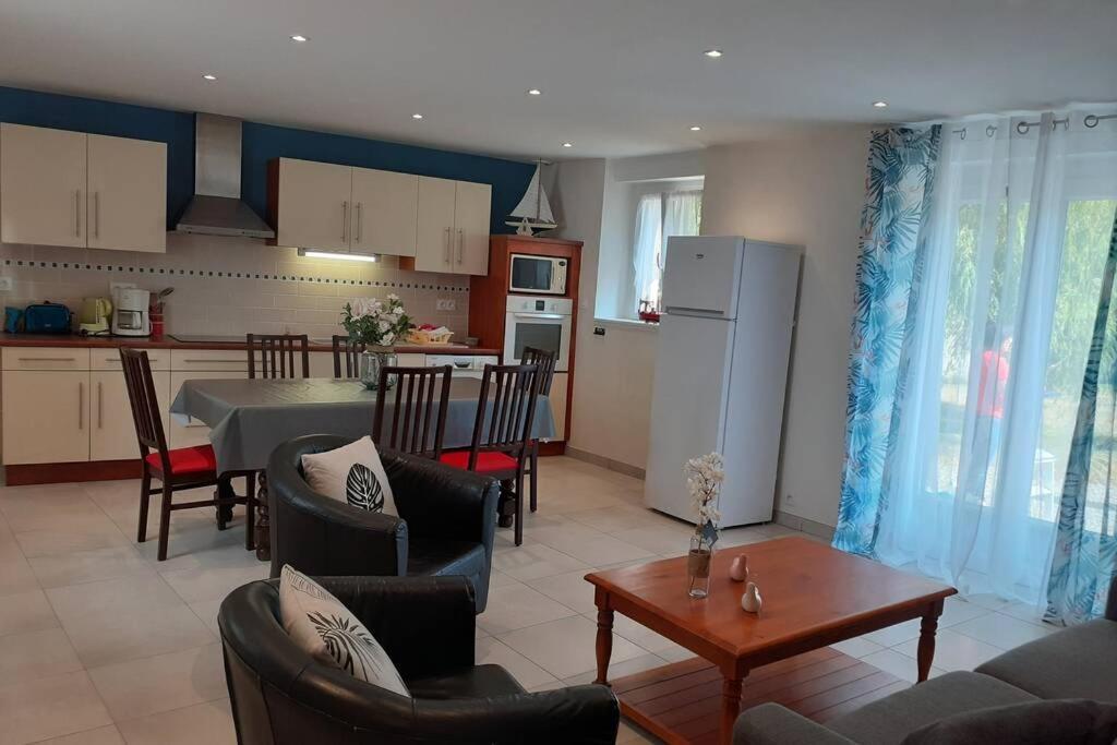 Appartement 4 Pers Dans Longere A 800M De La Plage Plouhinec  Zewnętrze zdjęcie